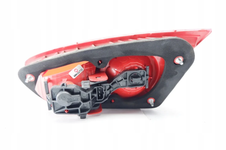 LAMPA LEWY TYŁ W KLAPE SEAT LEON II LIFT (2009-2012) 1.4 TSI 125KM