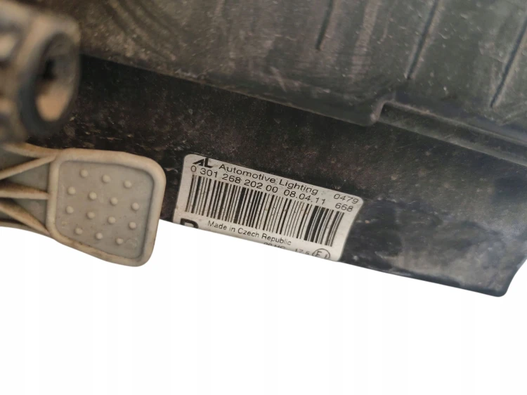 LAMPA PRAWY PRZÓD VOLKSWAGEN TOURAN I 1T LIFT (2010-2015) 1.4 TSI 150KM 1T1