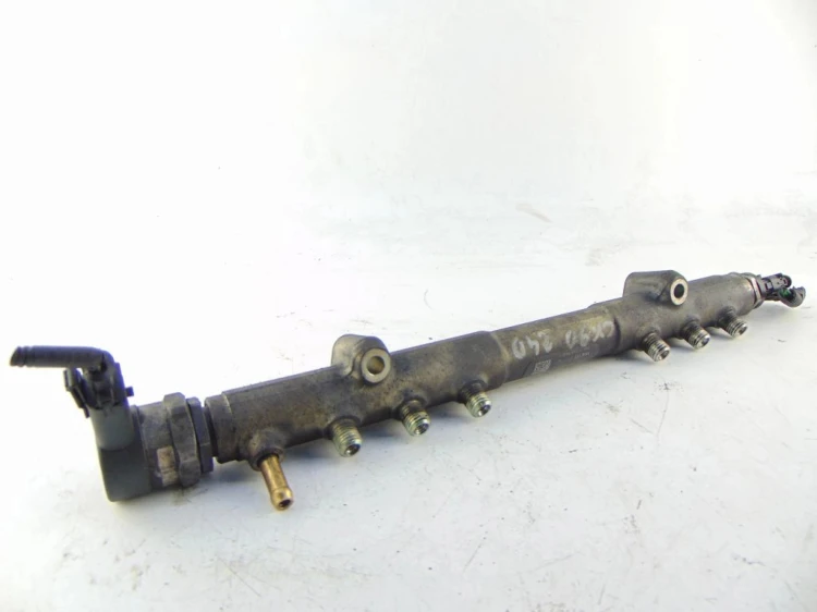 LISTWA WTRYSKOWA VOLVO XC90 (2002-2006) 2.4 D5 163KM 0445215023