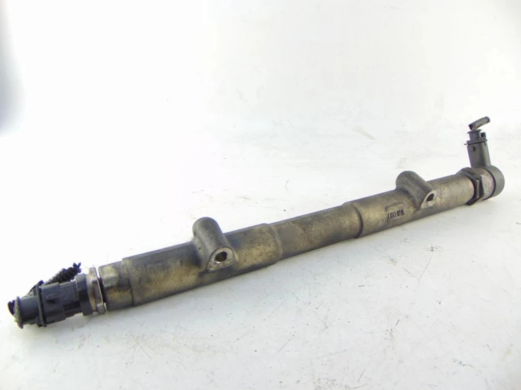 LISTWA WTRYSKOWA VOLVO XC90 (2002-2006) 2.4 D5 163KM 0445215023