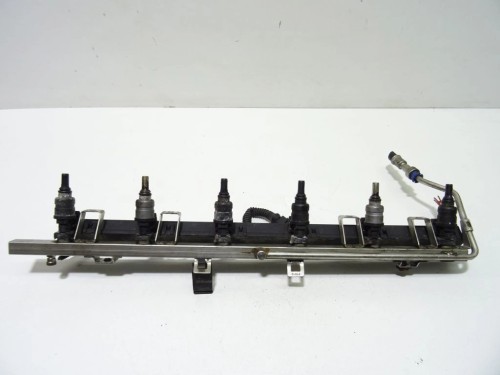 LISTWA WTRYSKOWA BMW E46 143894902