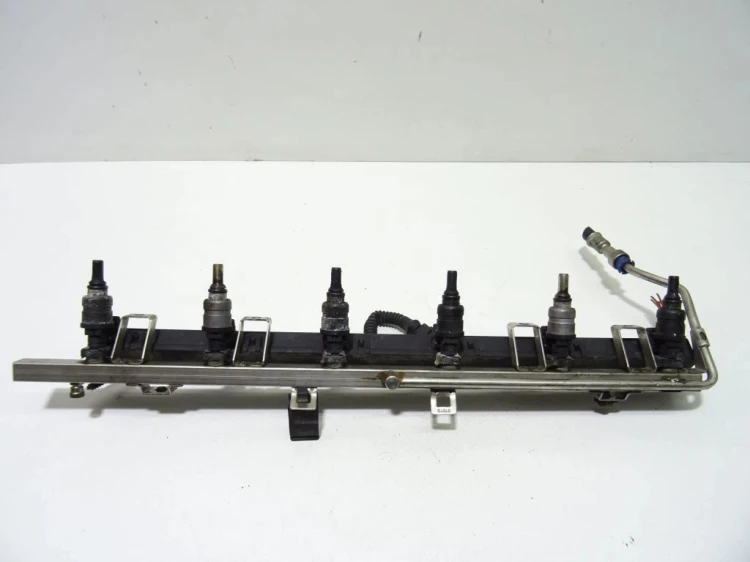 LISTWA WTRYSKOWA BMW E46 143894902