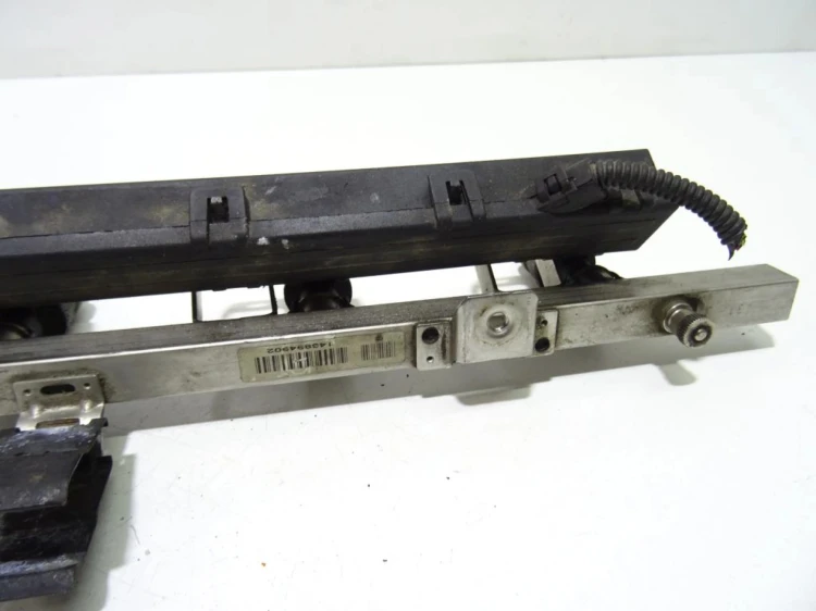 LISTWA WTRYSKOWA BMW E46 143894902