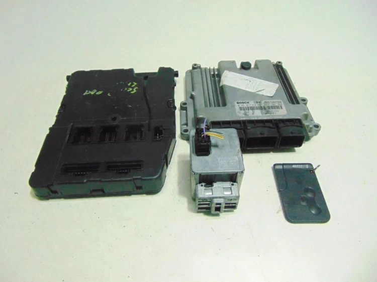 ZESTAW STARTOWY RENAULT SCENIC II LIFT (2006-2009) 2.0 DCI 8200606828 82004