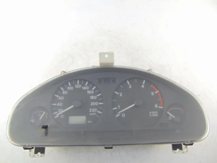 LICZNIK MITSUBISHI SPACESTAR 1,9DID MR480209