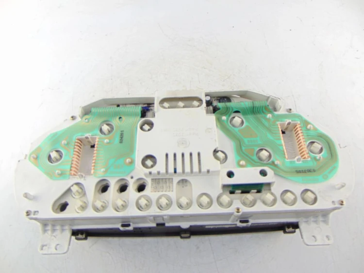 LICZNIK MITSUBISHI SPACESTAR 1,9DID MR480209