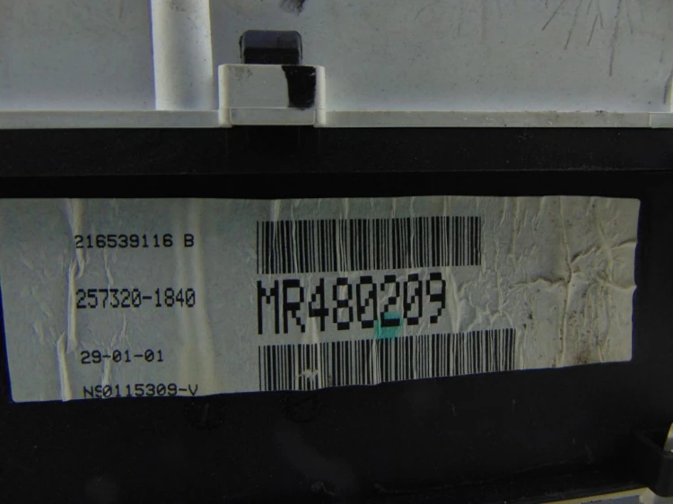 LICZNIK MITSUBISHI SPACESTAR 1,9DID MR480209