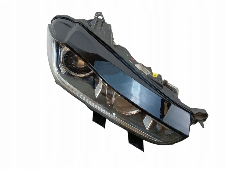 LAMPA PRAWY PRZÓD JAGUAR XE X760 (2015-2019) 2.0 D 180KM GX73-13W029-DE