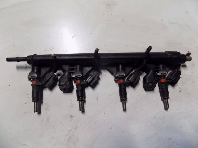 LISTWA WTRYSKOWA PEUGEOT 308 (2007-2013) V757564580-02