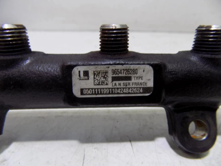 LISTWA WTRYSKOWA PEUGEOT 407 (2004-2008) 9654726280