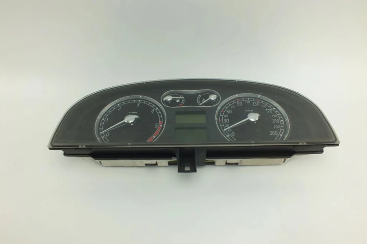 LICZNIK RENAULT LAGUNA II (2001-2005) 8200291334