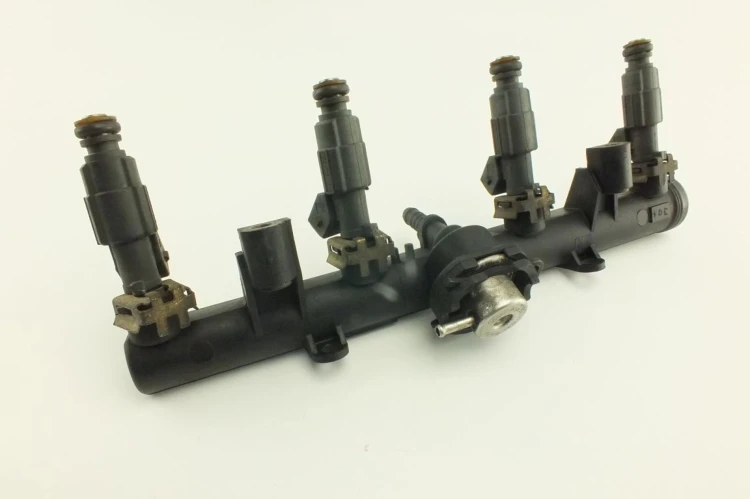 LISTWA WTRYSKOWA SEAT IBIZA III (2002-2008) 1.4 030133319AA