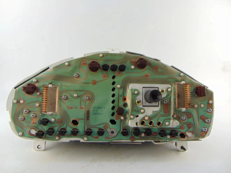 LICZNIK MITSUBISHI CARISMA 1,6 16v MR114265