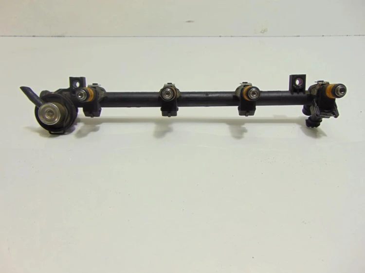 LISTWA WTRYSKOWA RENAULT LAGUNA I 2.0 16V 7700106024