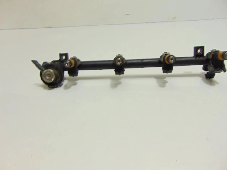 LISTWA WTRYSKOWA RENAULT LAGUNA I 2.0 16V 7700106024
