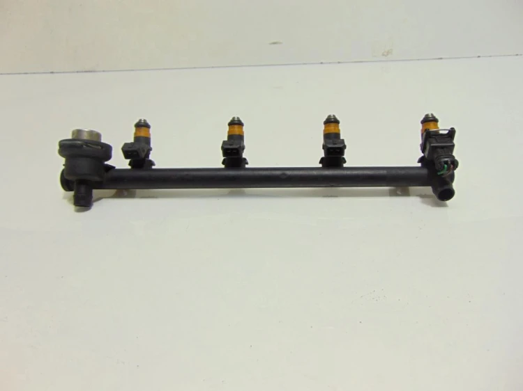 LISTWA WTRYSKOWA RENAULT LAGUNA I 2.0 16V 7700106024