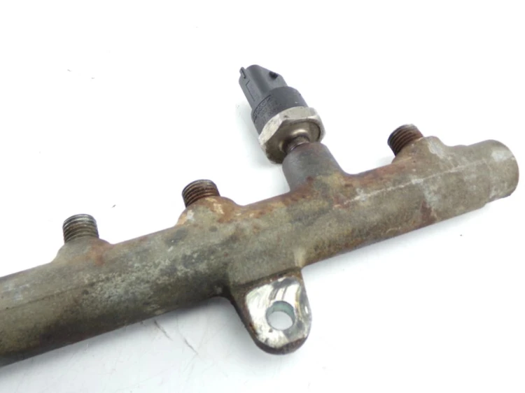 LISTWA WTRYSKOWA RENAULT SCENIC II LIFT (2006-2009) 7700114017