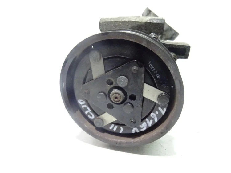 SPRĘŻARKA KLIMATYZACJI RENAULT CLIO III (2005-2009) 8200365787-A