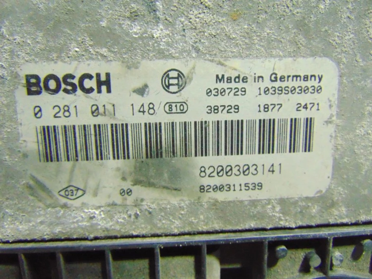 KOMPUTER STEROWNIK SILNIKA RENAULT LAGUNA II (2001-2005) 1.9 DCI 8200303141
