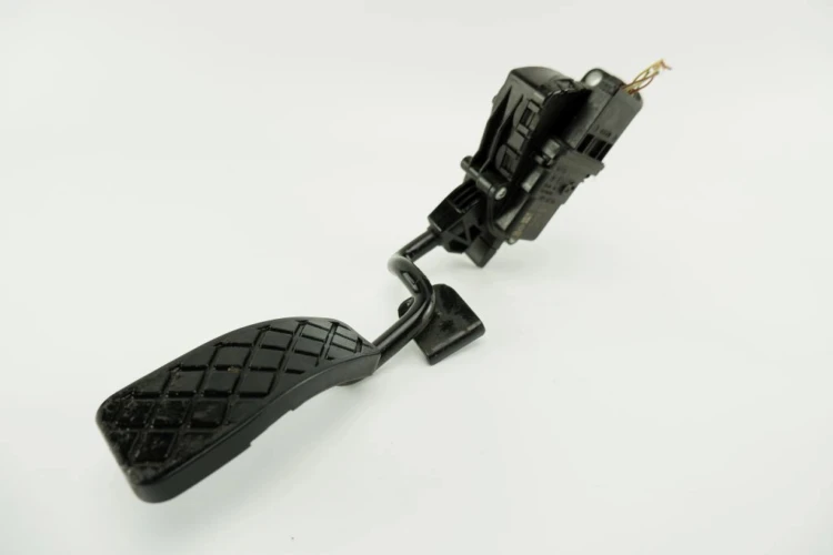 PEDAŁ GAZU POTENCJOMETR AUDI A6 C6 2.0 TDI 4F2721523