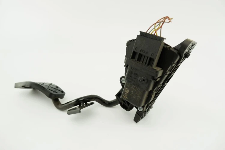 PEDAŁ GAZU POTENCJOMETR AUDI A6 C6 2.0 TDI 4F2721523