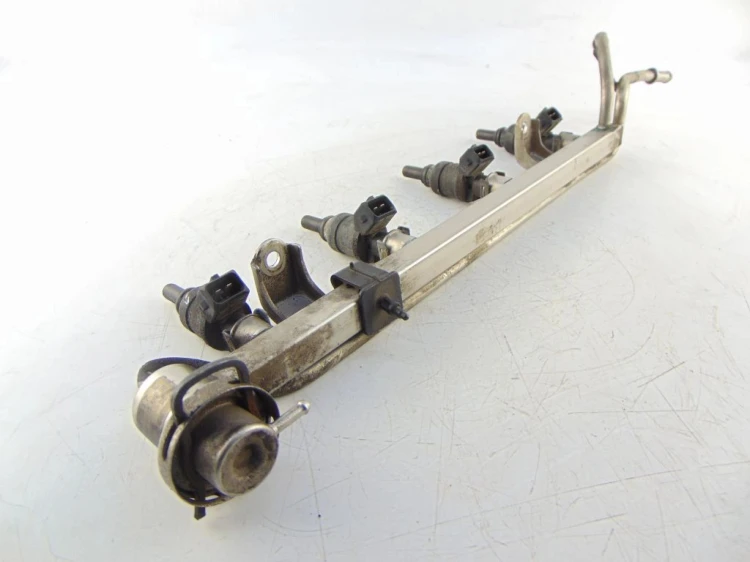 LISTWA WTRYSKOWA SEAT LEON I (1999-2005) 1.8 16V 06A133317E