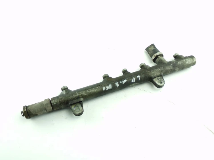 LISTWA WTRYSKOWA RENAULT SCENIC II LIFT (2006-2009) 7700114017