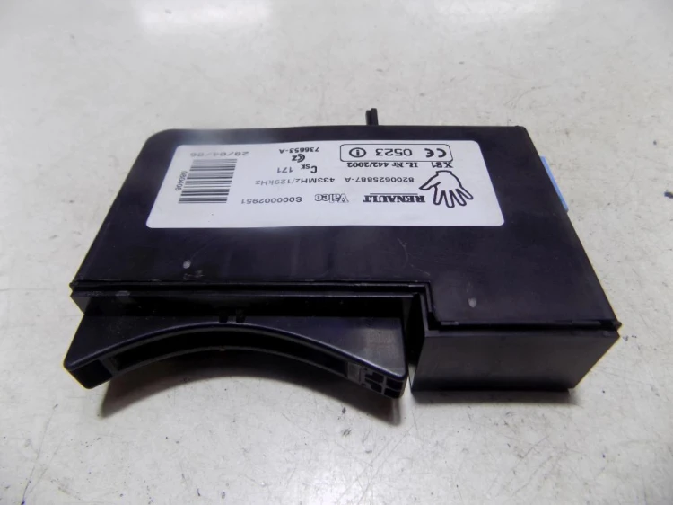 CZYTNIK KART RENAULT ESPACE IV LIFT (2006-2014) 8200625887 A