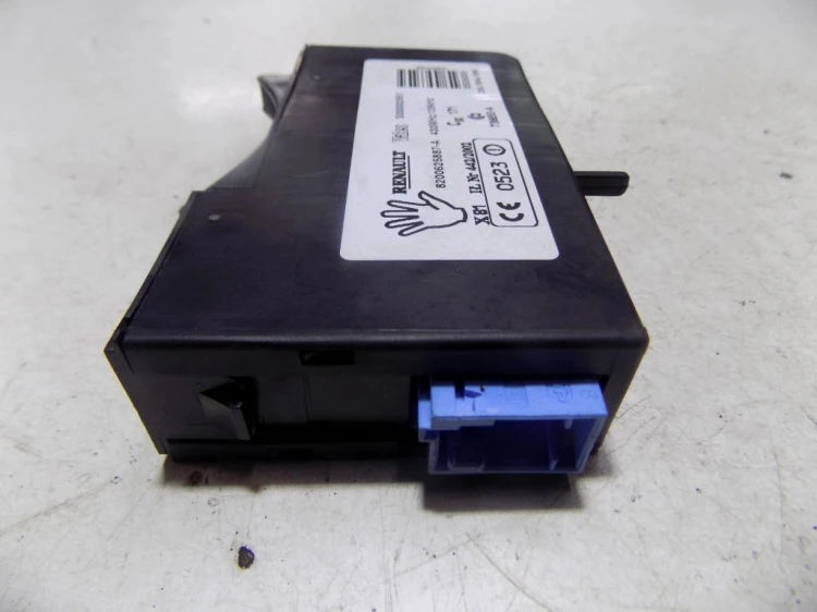 CZYTNIK KART RENAULT ESPACE IV LIFT (2006-2014) 8200625887 A