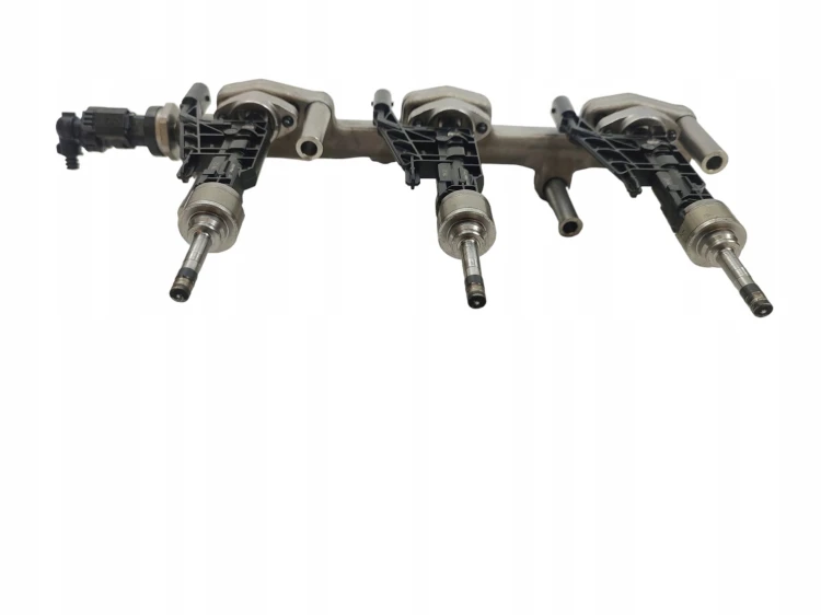 LISTWA WTRYSKOWA BMW F40 (2019-) 1.5 T 136KM 8656548