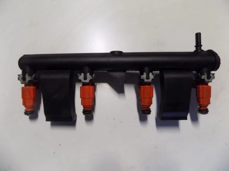 LISTWA WTRYSKOWA PEUGEOT 307 (2001-2005) 9636520760