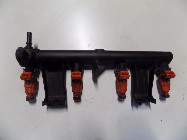 LISTWA WTRYSKOWA PEUGEOT 307 (2001-2005) 9636520760