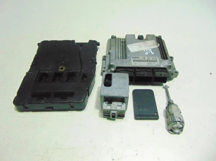 ZESTAW STARTOWY RENAULT SCENIC II LIFT (2006-2009) 2.0 DCI 8200606828 82004