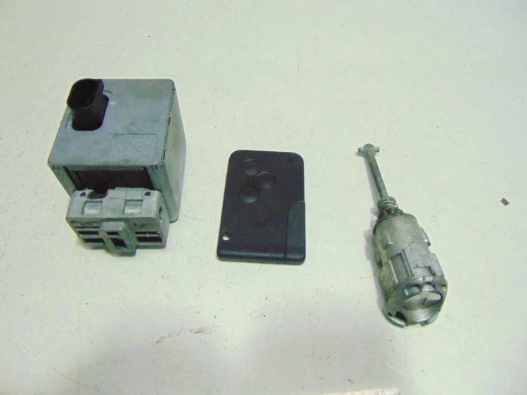 ZESTAW STARTOWY RENAULT SCENIC II LIFT (2006-2009) 2.0 DCI 8200606828 82004