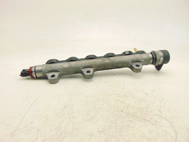 LISTWA WTRYSKOWA RENAULT KOLEOS (2008-2013) 2.0 DCI 8200610223 8200718753 0