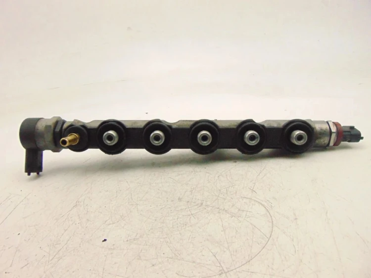 LISTWA WTRYSKOWA RENAULT KOLEOS (2008-2013) 2.0 DCI 8200610223 8200718753 0