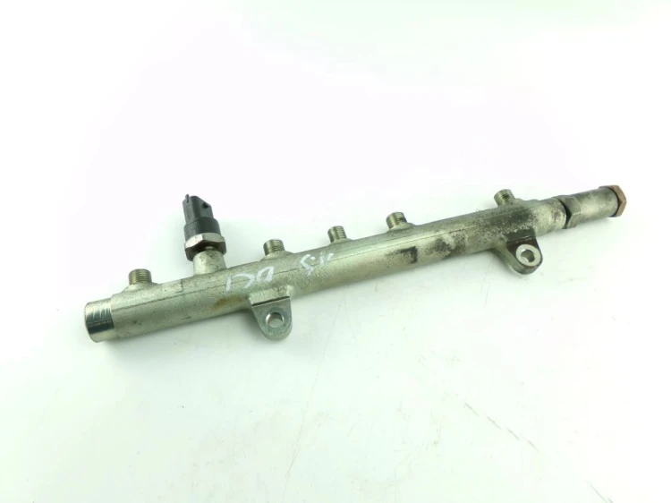 LISTWA WTRYSKOWA RENAULT SCENIC II LIFT (2006-2009) 8200347176