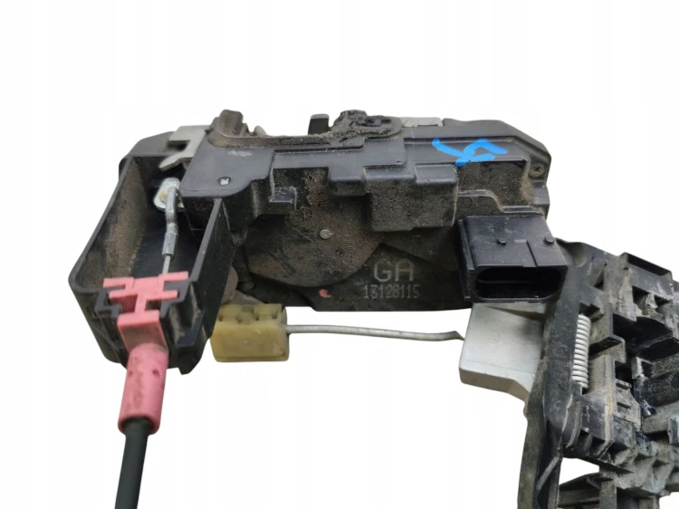 ZAMEK DRZWI LEWY TYŁ OPEL ASTRA H (2004-2006) 1.8 16V 125KM 13128115