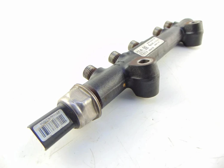 LISTWA WTRYSKOWA PEUGEOT 5008 9684753080-02