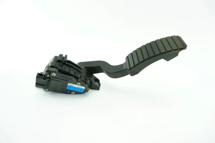 PEDAŁ GAZU POTENCJOMETR RENAULT LAGUNA II LIFT (2005-2007) 2.0 16V 135KM 82