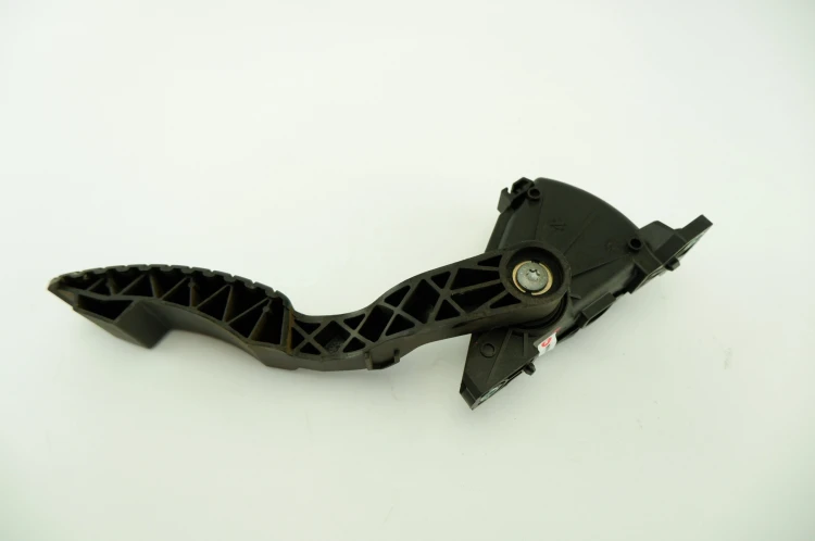 PEDAŁ GAZU POTENCJOMETR RENAULT LAGUNA II LIFT (2005-2007) 2.0 16V 135KM 82