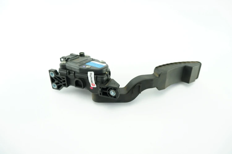 PEDAŁ GAZU POTENCJOMETR RENAULT LAGUNA II LIFT (2005-2007) 2.0 16V 135KM 82