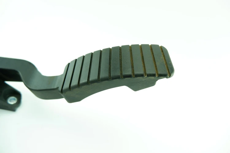 PEDAŁ GAZU POTENCJOMETR RENAULT LAGUNA II LIFT (2005-2007) 2.0 16V 135KM 82