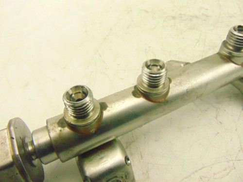 LISTWA WTRYSKOWA BMW E87 2.0 BEN 7537319-05