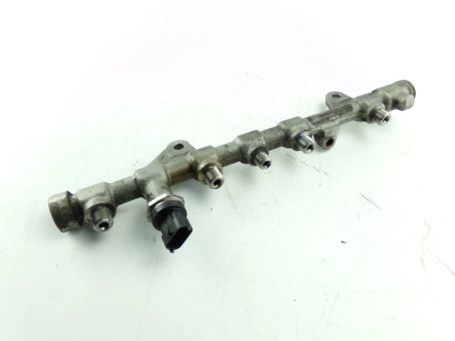 LISTWA WTRYSKOWA RENAULT MEGANE III (2008-2013) 1.9 DCI 8200750048
