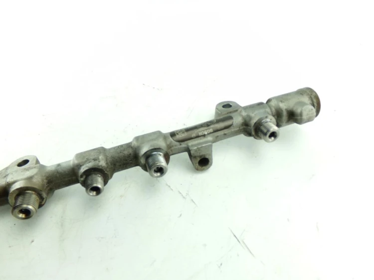 LISTWA WTRYSKOWA RENAULT MEGANE III (2008-2013) 1.9 DCI 8200750048