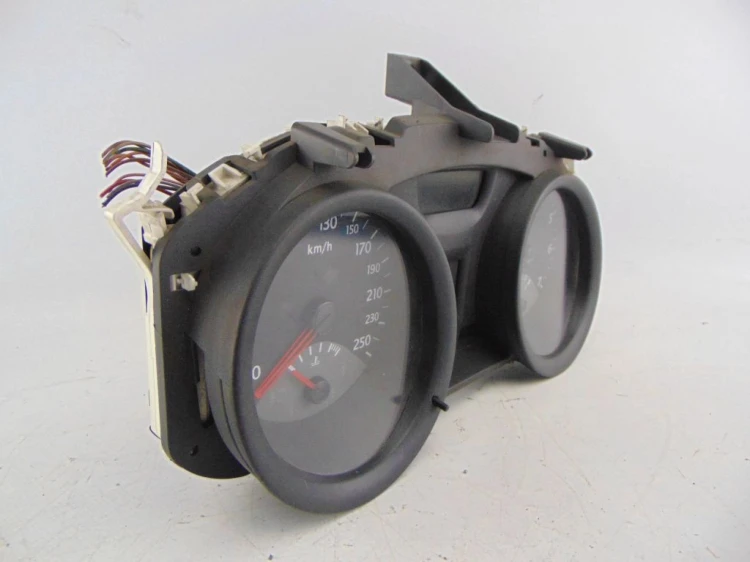 LICZNIK RENAULT MEGANE II LIFT (2005-2008) 1.6 16V 8200364588