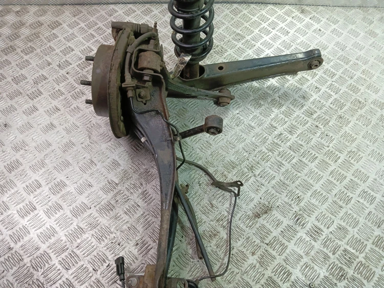 ZWROTNICA WAHACZ PRAWY TYŁ JEEP PATRIOT LIFT (2011-2017) 2.0 16V 156KM
