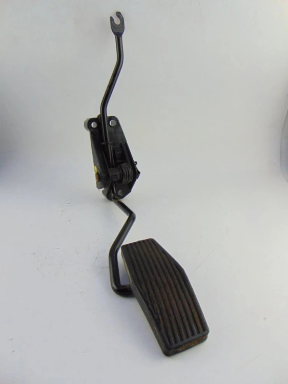 PEDAŁ GAZU POTENCJOMETR OPEL ZAFIRA A 1.8 90581205