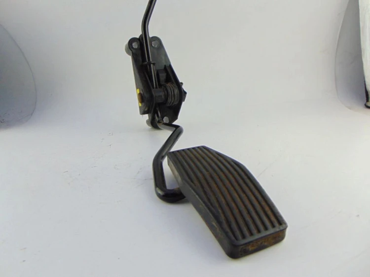 PEDAŁ GAZU POTENCJOMETR OPEL ZAFIRA A 1.8 90581205